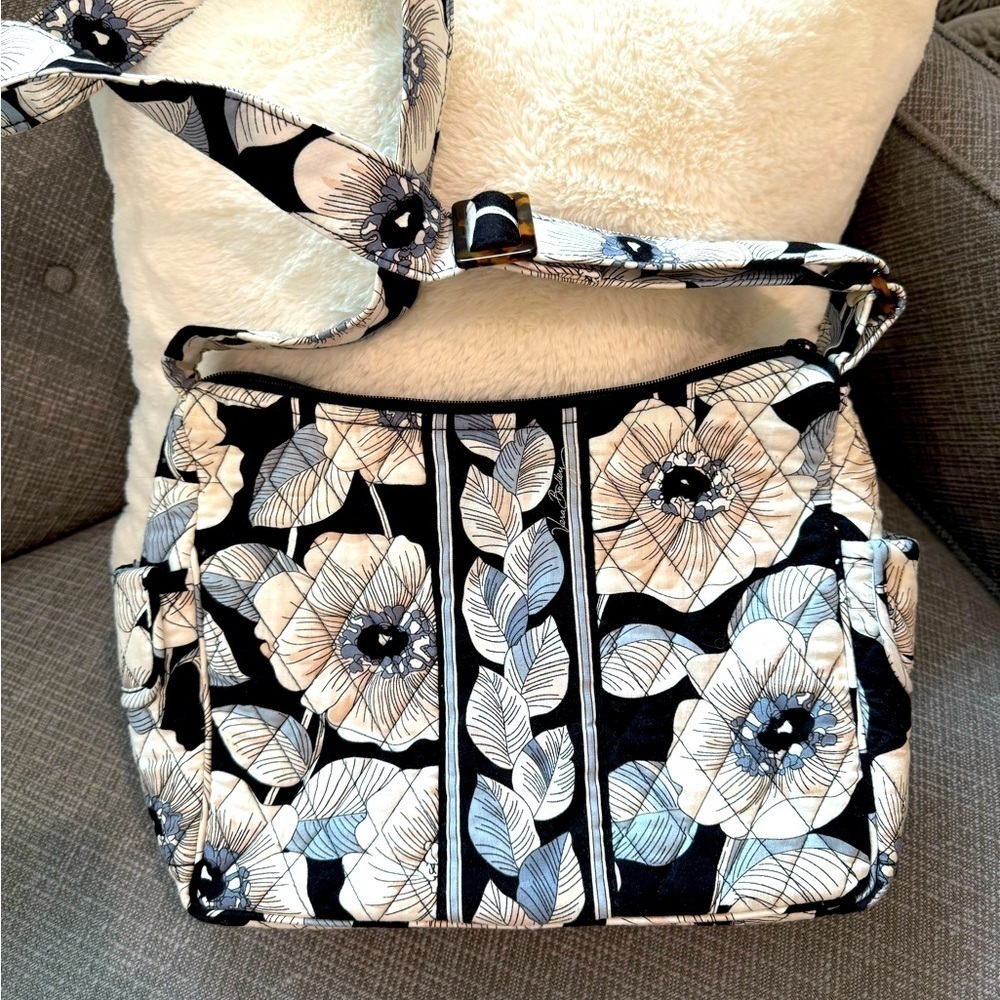 Vera Bradley Floral Purse -Like New!​​​​​​​​